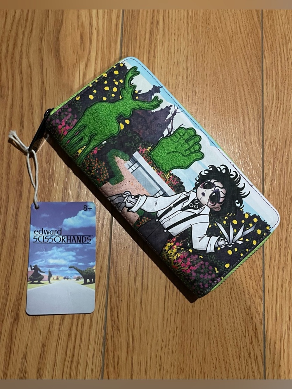 Loungefly Edward Scissorhands garden topiary bushes wallet NWT Tim Burton Gothic